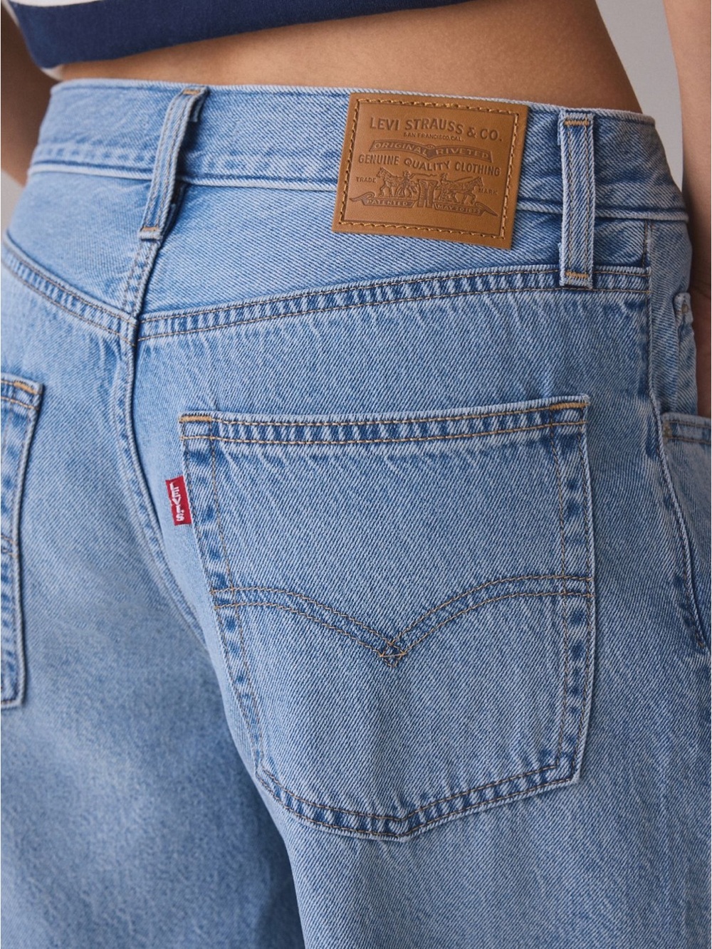 Levi’s Baggy Dad Shorts - Picture 6 of 13